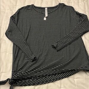 Lululemon side tie black and white top